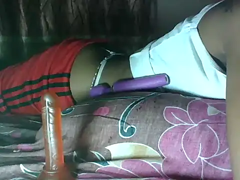 Snapshot of sweet_iddah chatting on March 1, 6:32 pm sweet iddah online show from March 1, 6:32 pm