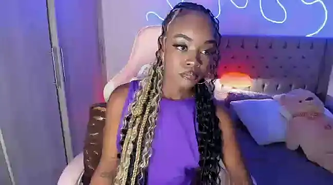 Snapshot of Miss_westt_ chatting on December 14, 6:56 am Miss westt online show from December 14, 6:56 am