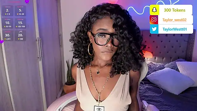 Snapshot of Miss_westt_ chatting on January 18, 7:49 am Miss westt online show from January 18, 7:49 am