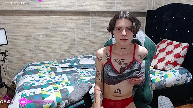 Snapshot of pretty_cristal69 chatting on December 17, 2:12 am pretty cristal69 online show from December 17, 2:12 am