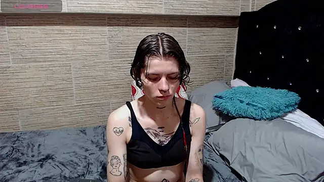 Snapshot of pretty_cristal69 chatting on February 21, 11:55 am pretty cristal69 online show from February 21, 11:55 am