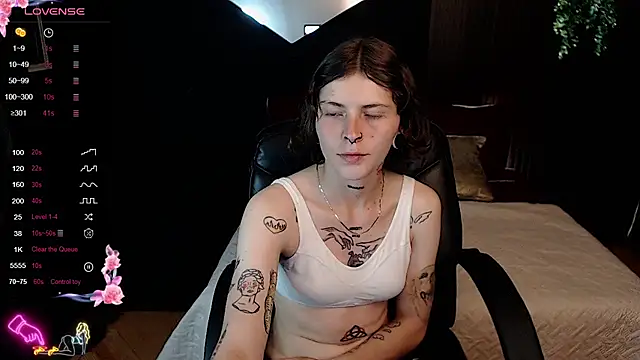 pretty cristal69 online show from April 9, 11:54 pm