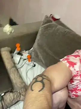 Snapshot of MaeltraJoy chatting on February 28, 1:47 am MaeltraJoy online show from February 28, 1:47 am