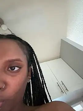 Your Paris online show from February 19, 12:03 am