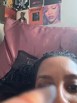 Your Paris online show from February 22, 10:31 pm