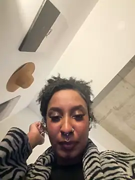 Your Paris online show from December 20, 5:58 am