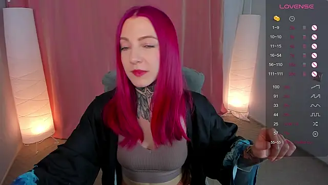 Roxy      online show from February 8, 8:32 pm