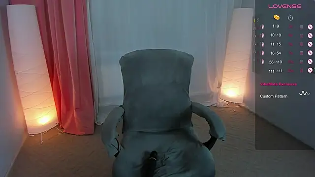 Roxy      online show from February 21, 2:50 am