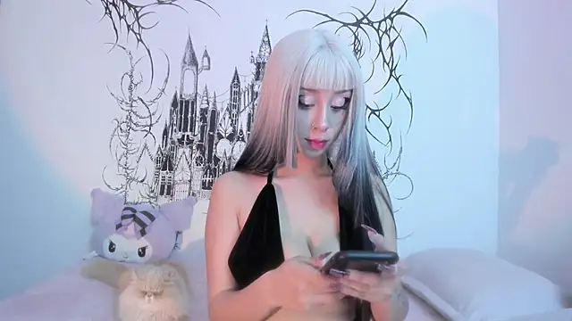 Snapshot of annie_gh chatting on December 14, 6:02 am annie gh online show from December 14, 6:02 am