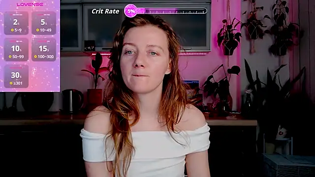 Snapshot of Elly_Helly chatting on December 13, 8:14 pm Elly Helly online show from December 13, 8:14 pm