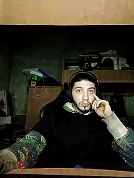 kleineid77 online show from March 31, 9:15 pm