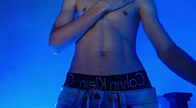 isaaclatino online show from December 2, 3:26 am