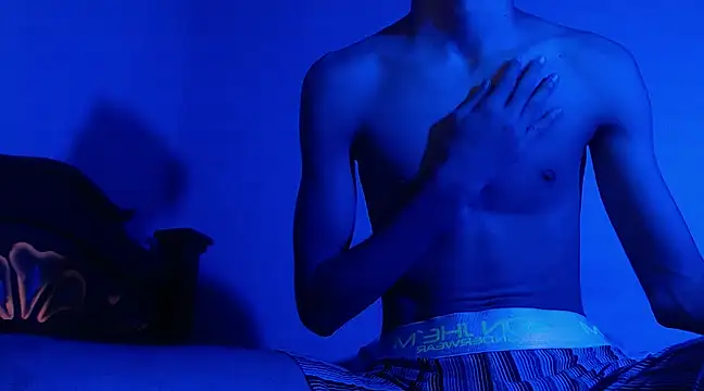isaaclatino online show from December 10, 6:01 am