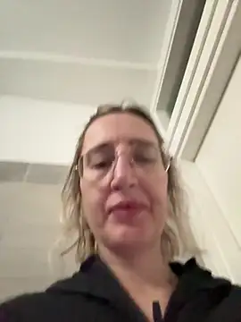 Snapshot of casalinga88 chatting on March 6, 11:36 am casalinga88 online show from March 6, 11:36 am