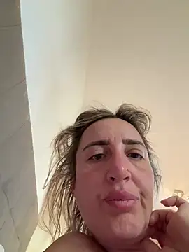 Snapshot of casalinga88 chatting on March 7, 6:46 am casalinga88 online show from March 7, 6:46 am