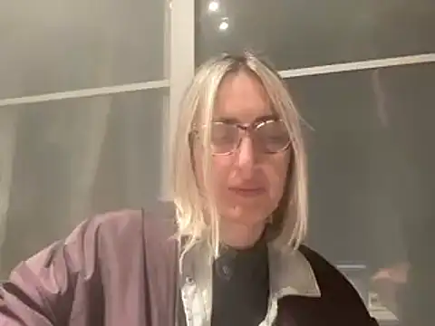 Snapshot of casalinga88 chatting on March 7, 7:16 pm casalinga88 online show from March 7, 7:16 pm
