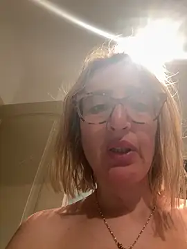 Snapshot of casalinga88 chatting on March 13, 7:39 pm casalinga88 online show from March 13, 7:39 pm