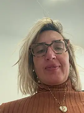 Snapshot of casalinga88 chatting on March 14, 1:02 pm casalinga88 online show from March 14, 1:02 pm