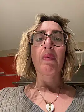 Snapshot of casalinga88 chatting on March 19, 6:23 pm casalinga88 online show from March 19, 6:23 pm