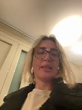 Snapshot of casalinga88 chatting on March 21, 5:56 pm casalinga88 online show from March 21, 5:56 pm