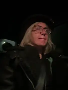 Snapshot of casalinga88 chatting on March 21, 11:23 pm casalinga88 online show from March 21, 11:23 pm