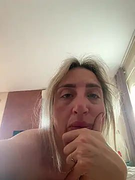 Snapshot of casalinga88 chatting on March 23, 8:04 am casalinga88 online show from March 23, 8:04 am