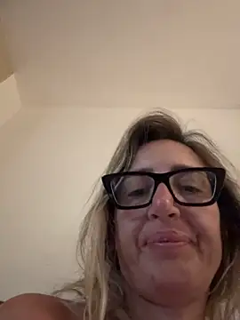 Snapshot of casalinga88 chatting on September 17, 5:31 am casalinga88 online show from September 17, 5:31 am
