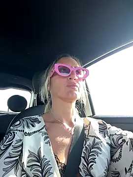 Snapshot of casalinga88 chatting on September 21, 1:35 pm casalinga88 online show from September 21, 1:35 pm