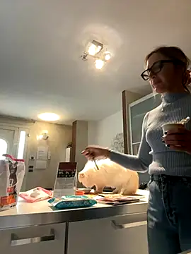 Snapshot of casalinga88 chatting on October 13, 11:32 am casalinga88 online show from October 13, 11:32 am