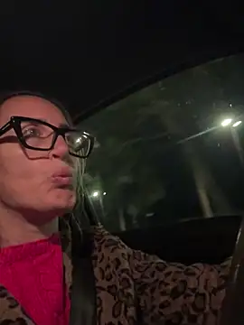 Snapshot of casalinga88 chatting on November 10, 7:13 pm casalinga88 online show from November 10, 7:13 pm