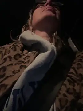 Snapshot of casalinga88 chatting on November 18, 7:18 pm casalinga88 online show from November 18, 7:18 pm