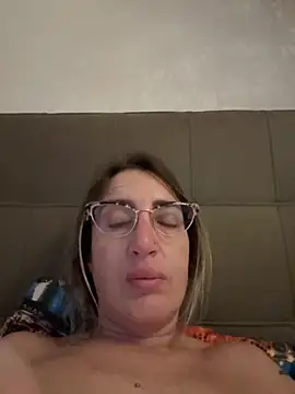 Snapshot of casalinga88 chatting on December 2, 6:41 am casalinga88 online show from December 2, 6:41 am