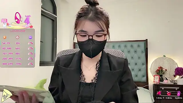 Snapshot of Berrysweet_68 chatting on November 8, 3:23 pm Berrysweet 68 online show from November 8, 3:23 pm