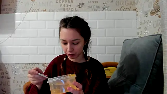 Snapshot of Adela_Vetta chatting on February 6, 2:48 pm Adela Vetta online show from February 6, 2:48 pm