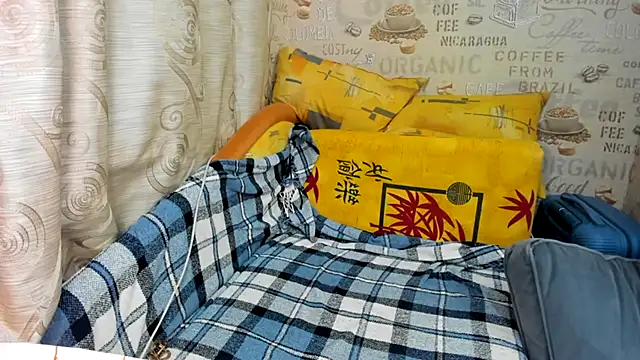 Snapshot of Adela_Vetta chatting on February 17, 7:53 pm Adela Vetta online show from February 17, 7:53 pm