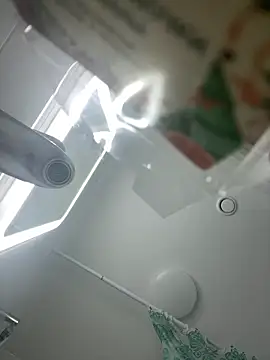 Snapshot of Adela_Vetta chatting on December 13, 9:31 pm Adela Vetta online show from December 13, 9:31 pm