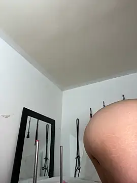 Miacarry online show from March 2, 9:10 pm