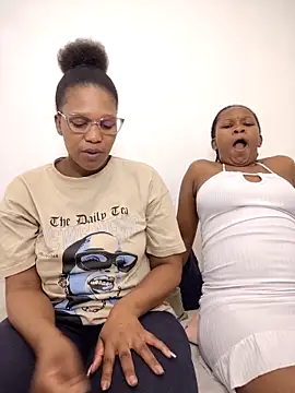 Snapshot of Curvy_sluty chatting on September 9, 9:25 pm Curvy sluty online show from September 9, 9:25 pm