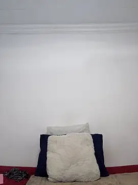 Snapshot of Curvy_sluty chatting on November 12, 8:15 am Curvy sluty online show from November 12, 8:15 am