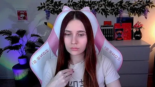 AliceCharmy online show from March 18, 3:59 pm