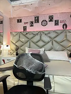 Brenda Garcia online show from October 9, 8:18 pm