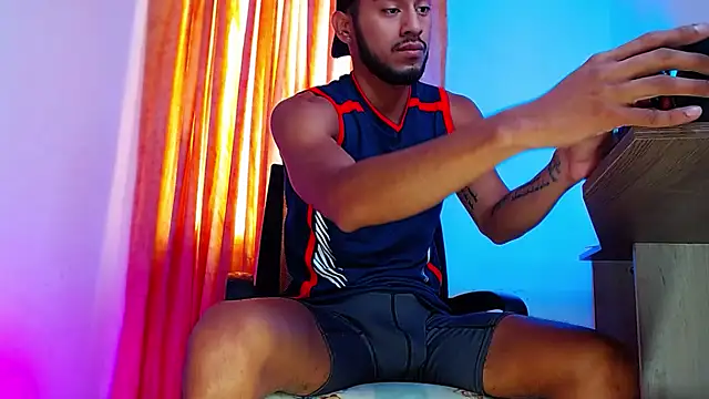 DanteSantoro online show from April 14, 1:39 pm