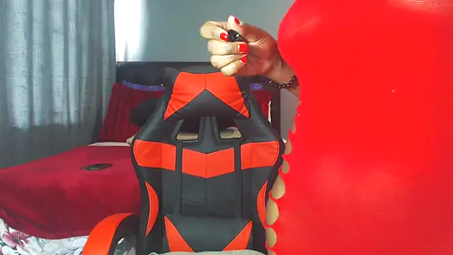 Snapshot of Fiercefoxxy chatting on November 10, 9:41 am Fiercefoxxy online show from November 10, 9:41 am