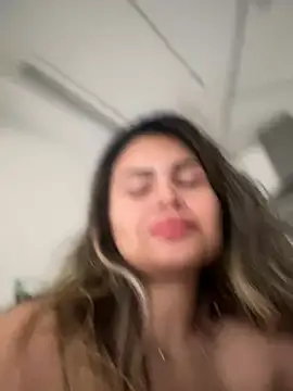 Snapshot of melanny10 chatting on December 8, 11:46 am melanny10 online show from December 8, 11:46 am