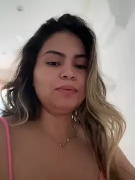 Snapshot of melanny10 chatting on December 15, 8:41 am melanny10 online show from December 15, 8:41 am