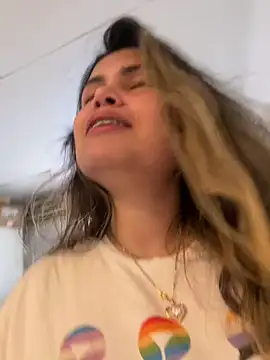 Snapshot of melanny10 chatting on February 9, 8:33 am melanny10 online show from February 9, 8:33 am