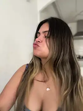 Snapshot of melanny10 chatting on March 16, 9:16 am melanny10 online show from March 16, 9:16 am