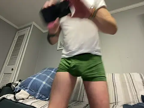 Snapshot of mouser21212 chatting on January 11, 7:49 am mouser21212 online show from January 11, 7:49 am