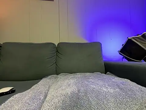 Snapshot of mouser21212 chatting on January 22, 8:07 am mouser21212 online show from January 22, 8:07 am