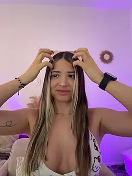 Ashleyjenner  online show from April 11, 3:16 pm